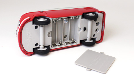 アルカリ単三電池4本で動きます。（付属されておりません）